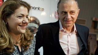 Mircea Geoana se muta cu familia intr-un apartament de lux din zona Baneasa! Politicianul a achitat deja avansul pentru o locuinta de 210 metri patrati, al carui pret estimativ este de 200000 de euro