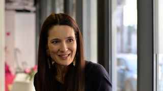 Clotilde Armand a plecat la Paris! S-a intalnit cu romanii de acolo intr-un restaurant