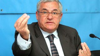 Fostul ministru al Economiei Dan Ioan Popescu, la DIICOT. El este citat in dosarul Rompetrol 2