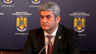 Gabriel Oprea a ramas fara palate si blocuri! Cum si-a "albit" generalul ultima declaratie de avere si cum a uitat sa treaca valoarea proprietatilor donate