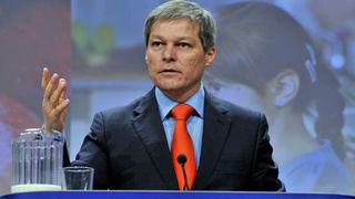 Guvernul a lansat strategia de dezvoltare economica. Dacian Ciolos: "Am actionat acele butoane care declanseaza, in efect de domino, o serie de alte reforme"