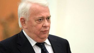 Viorel Hrebenciuc, cu fiul si nora la restaurant, cu o seara inainte de verdictul judecatorilor. Ieri a fost scos de sub control judiciar