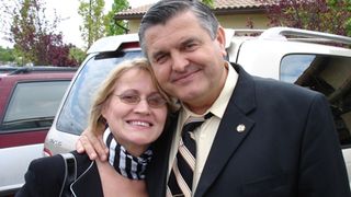 Ea e cea mai bogata sotie de politician! Monica, nevasta deputatului Mircea Lubanovici, castiga 280.000 de dolari pe an in America!