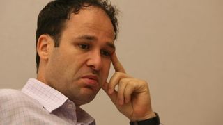 Reciclarea il cam pune in incurcatura pe primarul Sectorului 3. Ce raspuns i-a dat Negoita unei femei care l-a intrebat de ce mai exista tomberoane separate daca toate ajung in aceeasi masina de gunoi