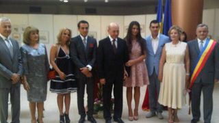 Fotografie de acum 4 ani, cand Elena Basescu s-a cununat civil cu Bogdan Ionescu