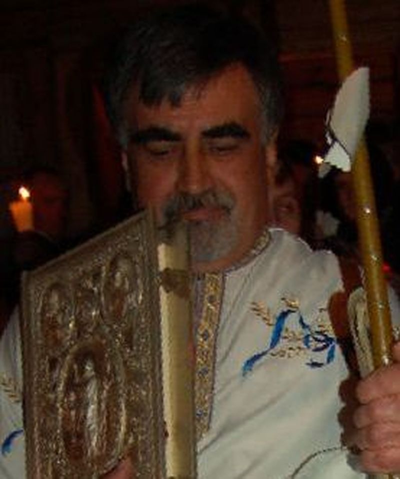 Preotul Ioan Tudorache este tare mandru de fiul sau, ajuns ministru de Interne