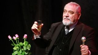 Alexandru Repan l-a denuntat la Securitate pe Gheorghe Zamfir! Actorul s-a aratat deranjat ca naistul ii vorbea de rau pe liderii comunisti ai tarii!