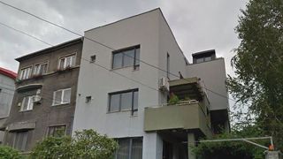 Aceasta este casa din Cotroceni in care Catalin Voicu locuieste impreuna cu parintii
