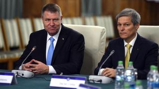 Klaus Iohannis: "Ciolos ar face bine sa continue, are proiecte bune incepute, dar trebuie sa isi declare adeziunea la un partid. Dupa alegeri vom avea un guvern politic"