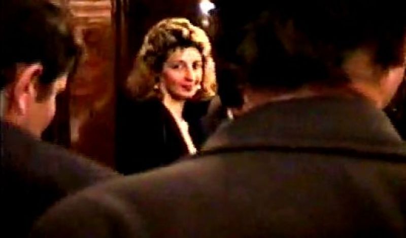 Mihaela Radulescu, in 1990, pe vremea cand era secretara lui Dan Iosif, la o conferinta a FSN