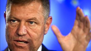 Legea insolventei persoanelor fizice, retrimisa de Klaus Iohannis in Parlament