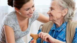 Firea le promite burse tinerilor care stau in gazda la varstinici si ii ajuta la cumparaturi, dar si celor care fac medidatii cu copii din familii defavorizate