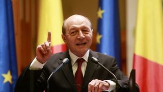 Basescu, apel catre tinerii moldoveni care studiaza la Timisoara: „Sa mearga la vot si sa voteze pentru Maia Sandu”