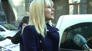 Situatia inedita in care a fost pusa Elena Udrea la iesirea de la DNA: "Am ramas fara telefon si jurnalistii mi-au chemat un taxi"