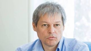Dacian Ciolos ii indeamna pe romani sa mearga duminica la vot