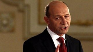 Reactia lui Traian Basescu, dupa ce presedintele Moldovei a anuntat ca ii va retrage cetatenia