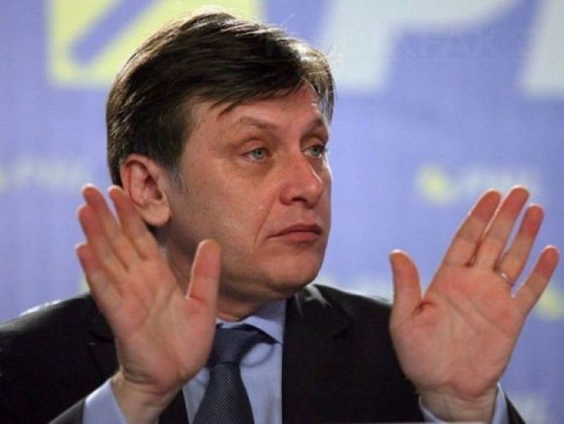 Crin Antonescu, neinteresat de bani