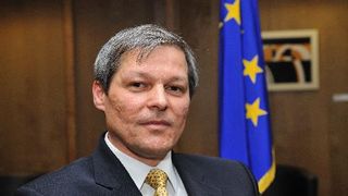 Dacian Ciolos, mesaj de Anul Nou: "Doresc romanilor de pretutindeni mai mult zambet, bucurii si incredere"