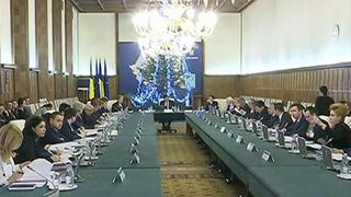 Prima sedinta a noului Guvern. Premierul a anuntat taxarea suplimentara a salariilor mari pentru a acoperi cresterea pensiilor si a unor beneficii sociale