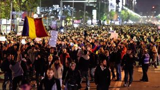 Protestele din Romania, in presa internationala: "Mii de romani s-au strans in ger in Piata Universitatii, locul tuturor protestelor majore dupa ce Romania a rasturnat comunismul, in 1989"