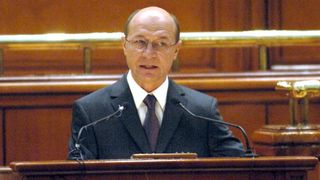 Basescu a cerut timp de la PSD pentru a vorbi mai mult. Dragnea: Numai in Romania te poate injura unul pe timpul tau