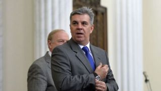 Valeriu Zgonea, pus sub control judiciar. Fostul presedinte al Camerei Deputatilor este acuzat de trafic de influenta