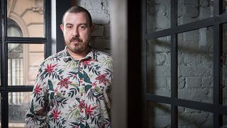 Fiul regretatului regizor Alexandru Tocilescu vrea sa organizeze un protest original la adresa Gabrielei Firea: "As vrea sa ma intalnesc odata cu ea, sa-i spun cat o admir!"