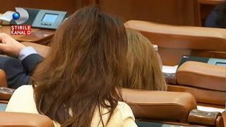 Au castigat mandatele de parlamentari, dar acum tac mai ceva ca pestii. "Avem timp in patru ani de mandat sa venim cu o initiativa"