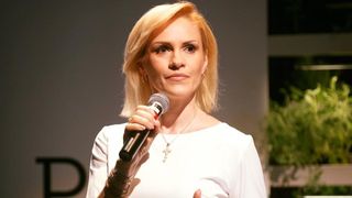 Gabriela Firea, atac violent la adresa lui Grindeanu: "Bantuie ca o fantoma prin Palatul Victoria"