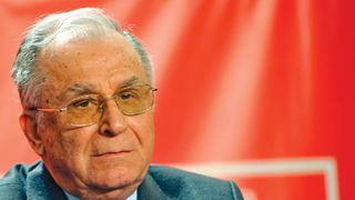 Procurorii despre Iliescu in dosarul Mineriadei: A dezinformat prin mass-media populatia si a solicitat dotarea militarilor cu armament si munitie de razboi