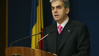 Viceguvernatorul BNR a facut credit la banca pentru a-si sponsoriza partidul! Eugen Nicolaescu s-a imprumutat de 67.000 de lei inaintea campaniei electorale!