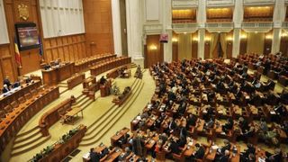 Curtea Constitutionala: Interdictia ca persoanele condamnate sa faca parte din Guvern inceteaza in anumite cazuri