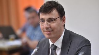 Ping-pong cu desfiintarea Pilonului II de pensii. Ministrul Finantelor: "Imi cer scuze pentru declaratia despre desfiintarea Pilonului II de pensii, a fost o eroare, nu se desfiinteaza"