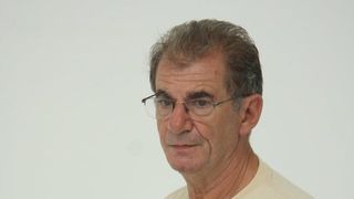 Actorul Florin Zamfirescu, atac devastator la adresa lui Klaus Iohannis: "Taci dracului si nu ne mai intina! Retrocedeaza, cat mai poti, averi fasciste, catre conationali!"