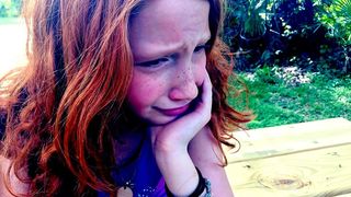 "Mama mea e moarta", le-a spus o fetita de 7 ani vecinilor sai. Femeia de 26 de ani a fost ucisa cu bestialitate de sot, sub privirile celor 3 copii