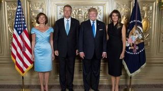 Carmen si Klaus Iohannis, fotografie cu Melanie si Donald Trump, la Casa Alba