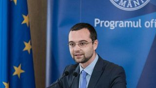 Un ministru al Romaniei a scos o jumatate de milion de lei la nunta! Cum "a mers darul" la PSD-istul Gabriel Petrea, Ministru al Consultarii Publice