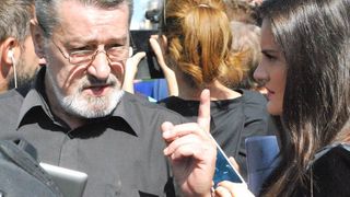 Ajuns sarac lipit, un celebru prezentator tv din Romania face acte de caritate: "In timp ce eu strangeam si duceam niste merinde unei batranele paralizate.."