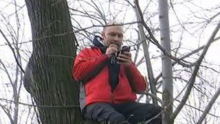 Scandal la poarta PSD-ului! Cativa protestatari au ajuns la sectia de politie!