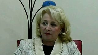 El e sotul Vioricai Dancila, premierul propus de PSD! A fost consilier judetean, acum e manager de companie petroliera