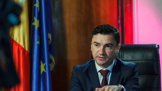 Un politician a primit un dar de 125.000 de euro la botezul cu 460 de invitati, de doua ori mai mult decat la nunta! Vezi cati bani i-a dat Mihai Chirica trupei Directia 5 ca sa-i cante la petrecere!