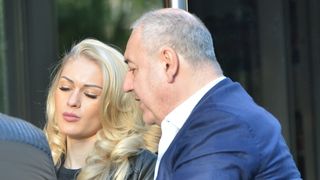 Dorin Cocos a devenit tata. Iubita lui, Raluca, a nascut un baietel