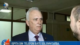 Ce avere are senatorul surprins in Parlament uitandu-se pe telefon la poze sexy in timpul sedintei de comemorare a 100 de ani de la unirea cu Basarabia!