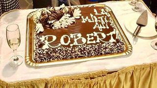 Ce tort a primit Robert Negoita de ziua lui! Gabriela Firea a fost cea care i-a facut surpriza cea mare primarului Sectorului 3