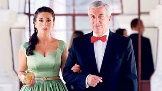 Salariul sotiei lui Calin Popescu Tariceanu s-a dublat in doi ani de cand sunt casatoriti! Ce suma incaseaza in fiecare luna