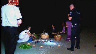 Luna plina a scos vrajitoarele din casa pentru ritualuri. Politistii le-au stricat planurile si le-au amendat