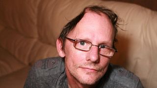 Caz incredibil. Desi are doar jumatate din craniu si nu isi poate misca partea stanga a corpului, autoritatile sustin ca este apt de munca