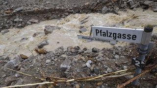 Situatie devastatoare in sud-vestul Germaniei. Cel putin trei persoane au murit in urma alunecarilor de teren provocate de ploile torentiale