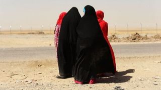 Un terorist ISIS vinde sclave sexuale pe Facebook: cere 8.000 de dolari pe o tanara