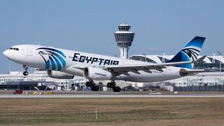 Cursa EgyptAir prabusita in Mediterana pe 19 mai a trebuit sa aterizeze de urgenta de trei ori in cele 24 de ore de dinaintea accidentului!